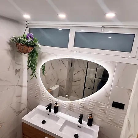 Primera Linea De Playa Paseo Maritimo Perla 5