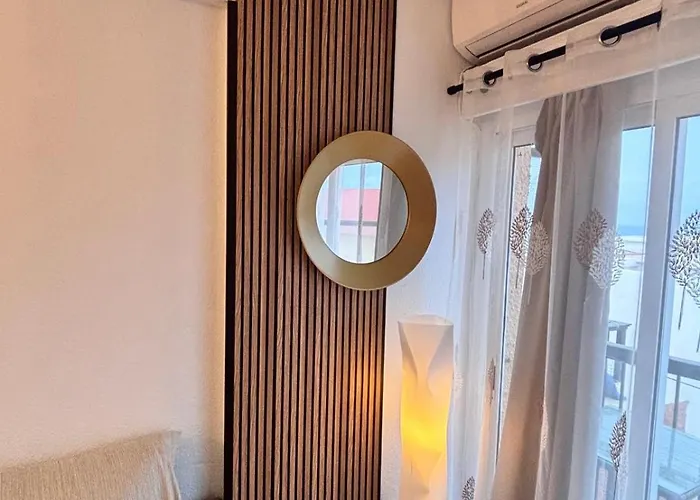 Primera Linea De Playa Paseo Maritimo Perla 5 Апартаменти *